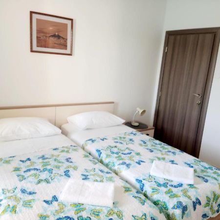Apartment Luna Tribunj Трибунь Экстерьер фото